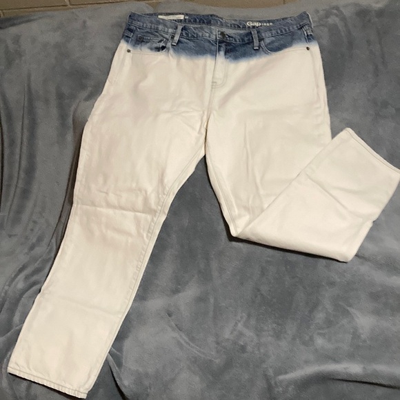 GAP Women’s Jeans - Picture 1 of 4